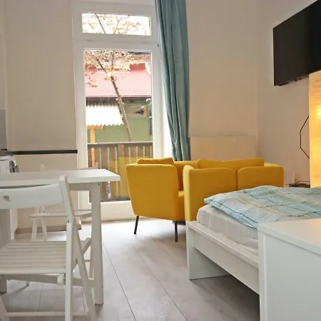 Studio Glasmalerei-3 * Innsbruck